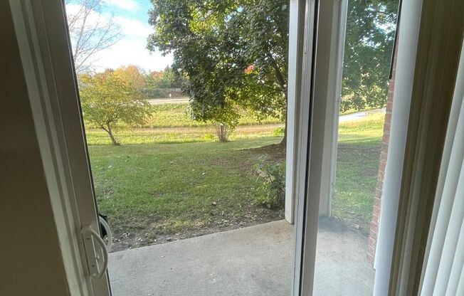 3 beds, 1 bath, 1,040 sqft, $1,800, Unit 3172-104