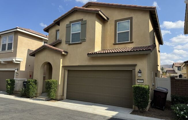 Beautiful 3 bed 2.5 bath newer home for lease in Riverside with 2 car garage