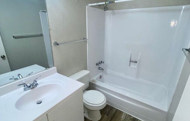 1 bed, 1 bath, 575 sqft, $944, Unit 275