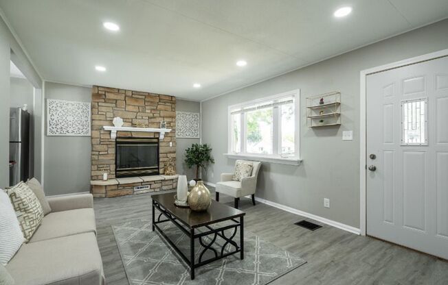 3310 N 82 ST