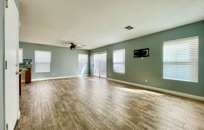 Home For Rent! Silverado Ranch 3beds/2Baths
