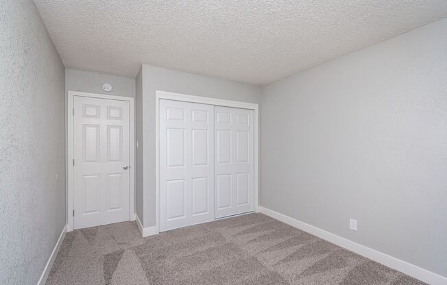 2 beds, 1 bath, 1,000 sqft, $1,550, Unit 37-D