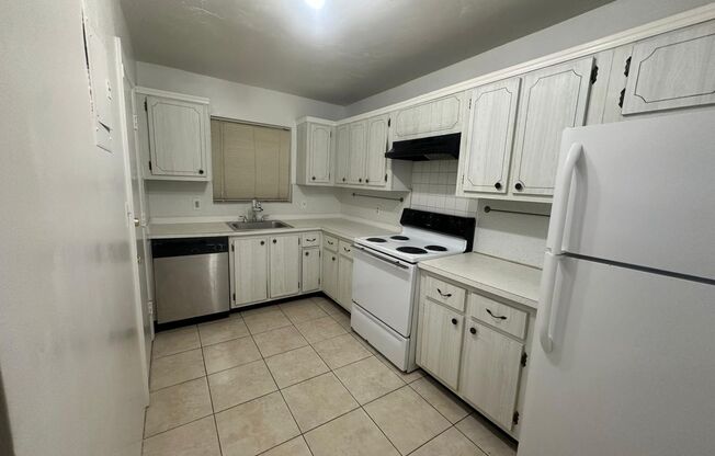 1 bed, 1 bath, $1,900, Unit # 403