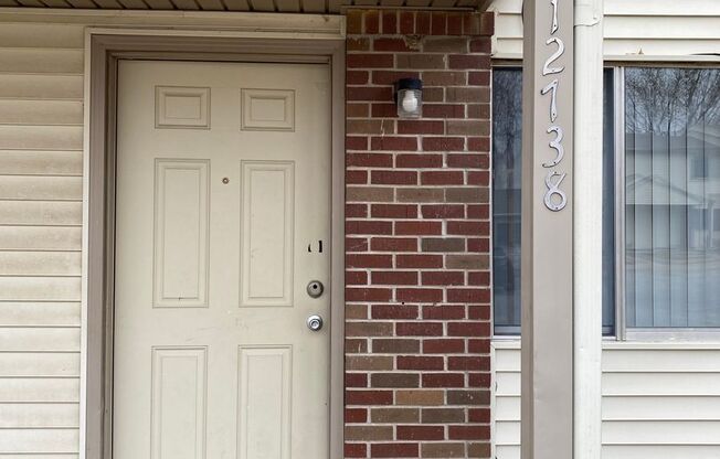 2 beds, 1 bath, 869 sqft, $1,159, Unit 12738A