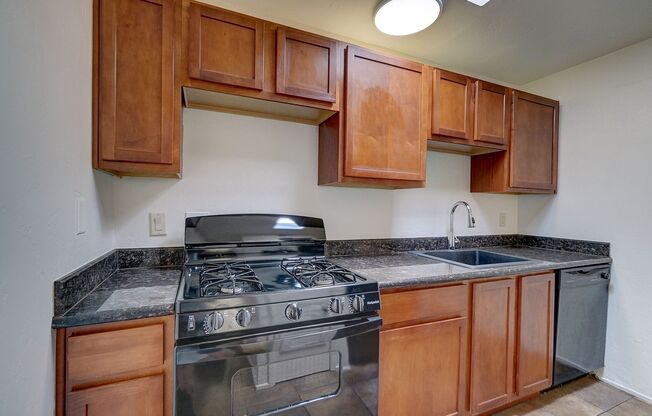 2 beds, 2 baths, 1,000 sqft, $1,325, Unit 16