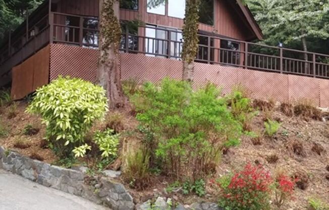 Discover this peaceful retreat on the shores of Lake Samish in Bellingham