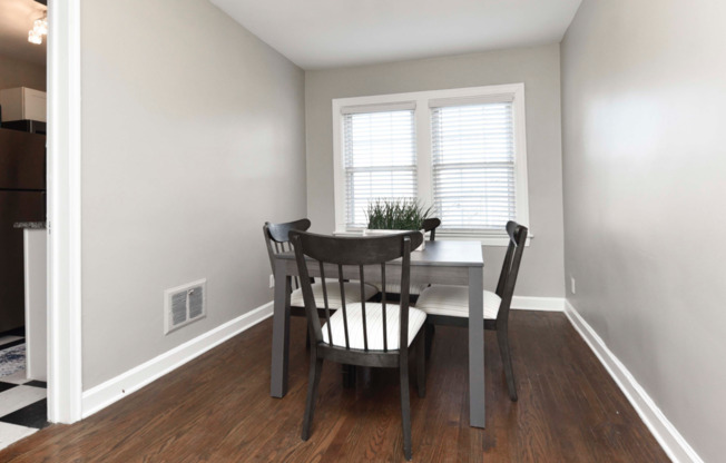 Avenue Willows 2 bed-1 bath with W/D included!
