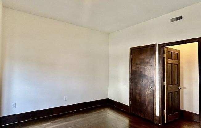 2 beds, 1 bath, $2,400, Unit 1