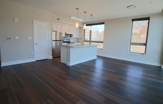 1 bed, 1 bath, 605 sqft, $1,695, Unit APT 429