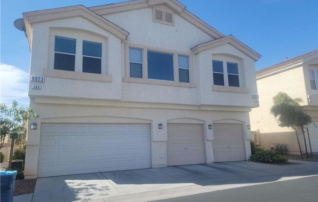 FANTASTIC SOUTHWEST TOWNHOME IN A GATED COMMUNITY!