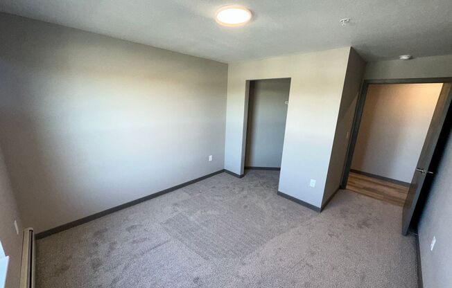 2 beds, 1 bath, 929 sqft, $1,525, Unit 321