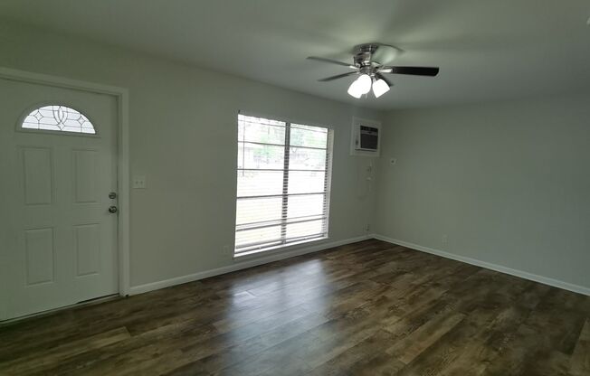 1 bed, 1 bath, 671 sqft, $895, Unit Unit 112