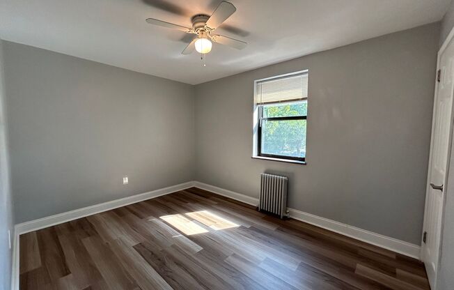 2 beds, 1 bath, 800 sqft, $1,720, Unit 6236 Fifth Ave. #202A