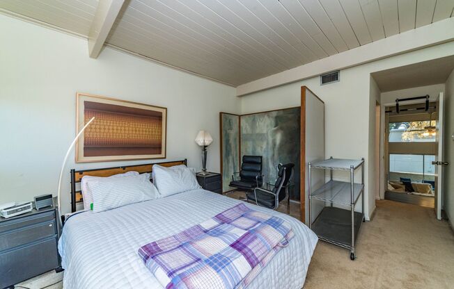 FURNISHED 2-BEDROOM TERRELL HEIGHTS CONDO
