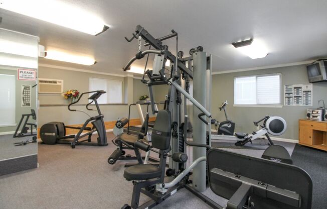 2 beds, 1 bath, 840 sqft, $1,250, Unit 61