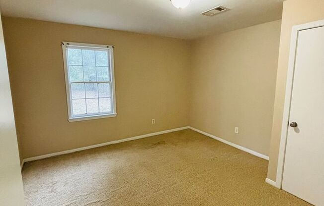 3 beds, 1 bath, $1,399