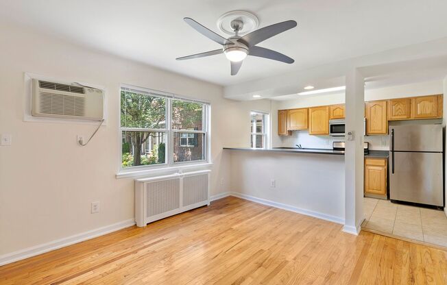 1 bed, 1 bath, 575 sqft, $2,399