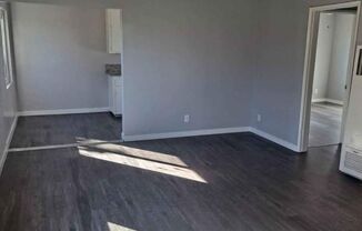 2 beds, 1 bath, 975 sqft, $1,895, Unit 8