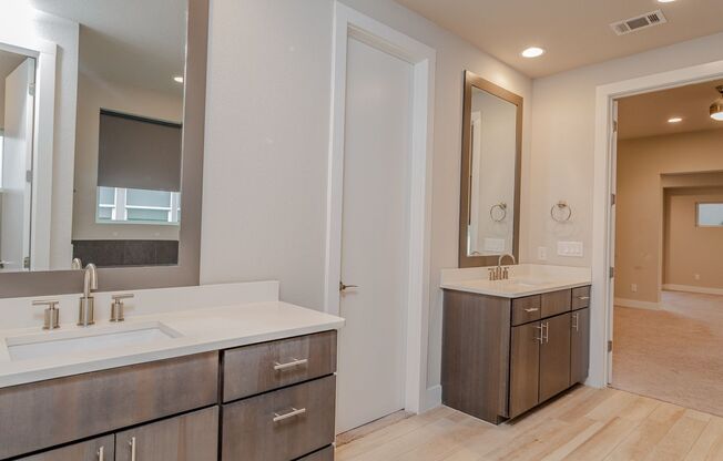 Stylish and Modern 4/BR 2/A Home in Austin!