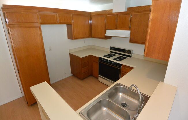 2 BD 1 BA Upstairs Condominium, Gated Community