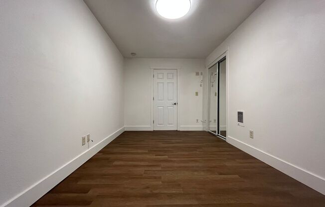 2 beds, 1 bath, 1,049 sqft, $1,170, Unit 5