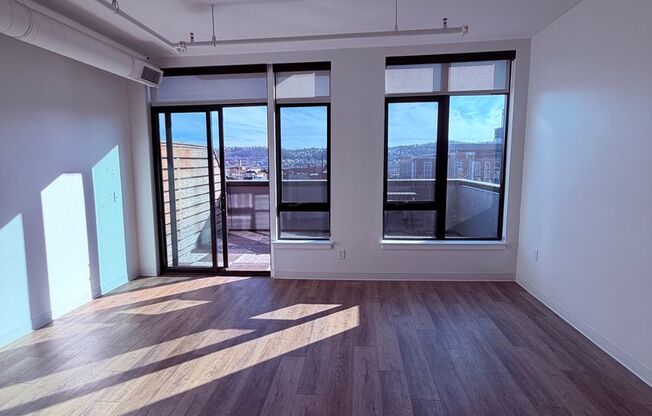 1 bed, 1 bath, 635 sqft, $1,900, Unit Unit 502