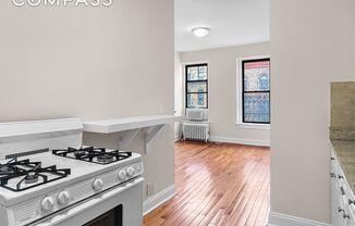 270 E 78 ST