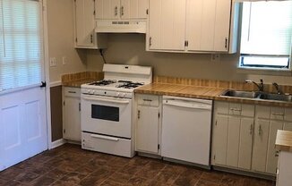 3 beds, 1 bath, $995