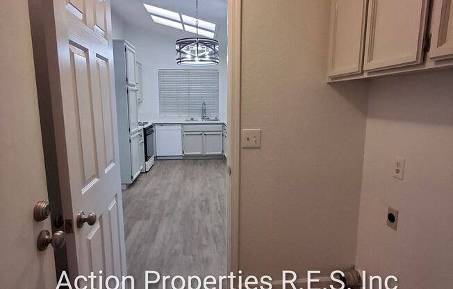 3 beds, 2 baths, $2,495