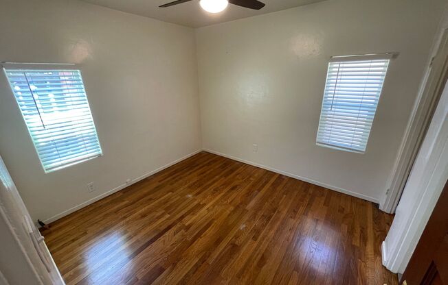 **CHARMING CASITA ** 1Bedroom / 1 Bath available in the Highly desirable Old Town Neighborhood !