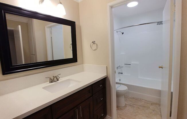 1 bed, 1 bath, 890 sqft, $2,550, Unit 114