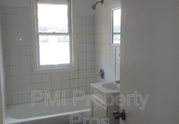 5658 N 61 ST