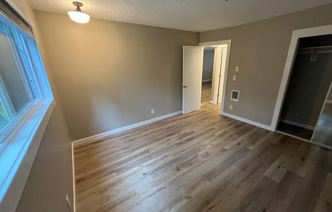 2 beds, 1 bath, 727 sqft, $1,695, Unit 24