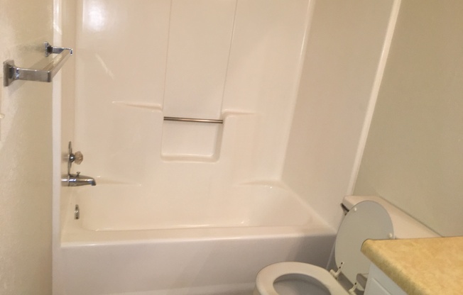 1 bed, 1 bath, 610 sqft, $1,245, Unit 11