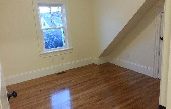 3 beds, 3 baths, 1,400 sqft, $5,400, Unit 2