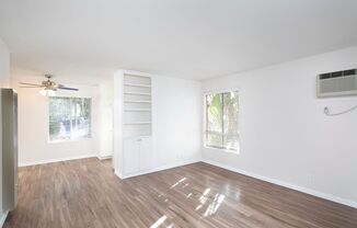 La Mesa 1 Bed/1 Bath ~  Beautiful Community w/ Parking, AC, and More!