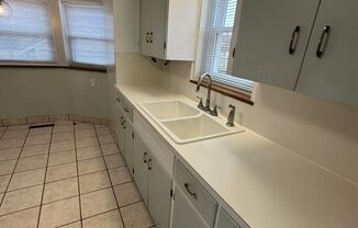 3 beds, 1 bath, $1,600