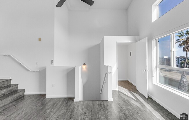 4980 S CENTINELA AVE