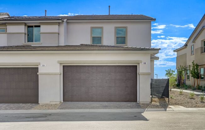 3 beds, 2.5 baths, $2,695