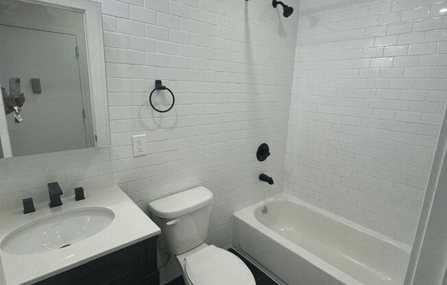 1 bed, 1 bath, $2,500, Unit 2B2