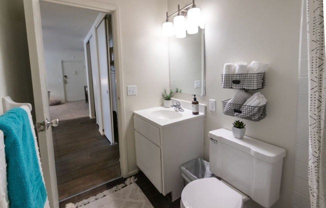 This is a picture of the bathroom in a 576 sq foot 1 bedroom, 1 bath apartment at Red Bank Reserve in the Madisonville neighborhood of Cincinnati, Ohio.