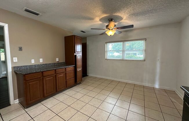 3 beds, 1 bath, $1,700