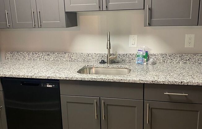2 beds, 1.5 baths, 1,050 sqft, $2,025, Unit 3402 #102