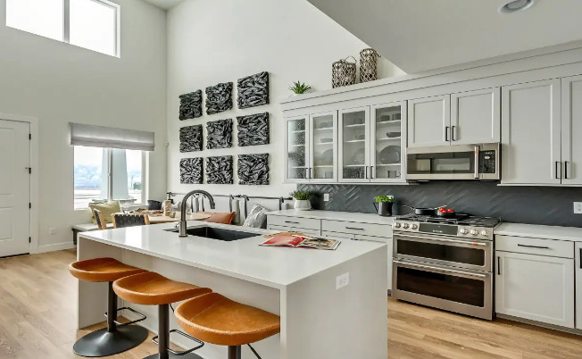 6911 S STATIC PEAK DR