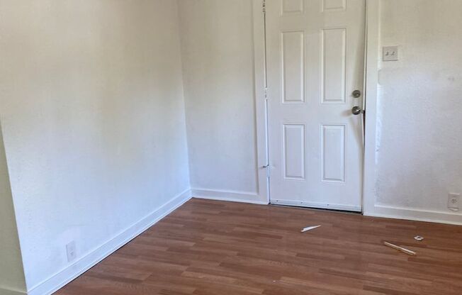 3 beds, 1 bath, $1,565