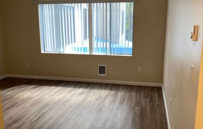 1 bed, 1 bath, 460 sqft, $1,395, Unit 212