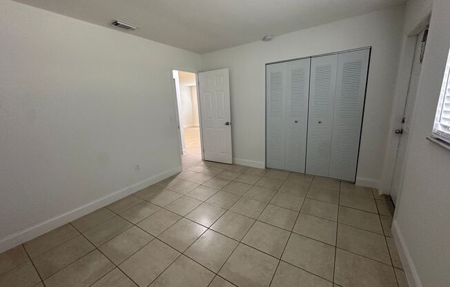 2 beds, 1 bath, $1,825, Unit A