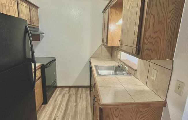 2 beds, 1 bath, 850 sqft, $850, Unit 7B