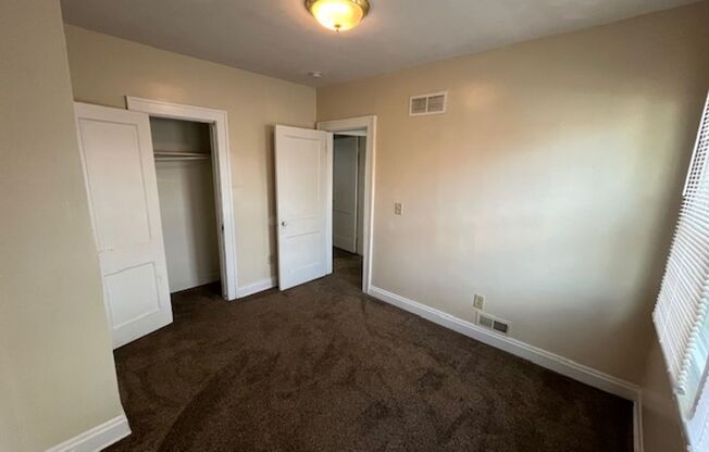 2 beds, 1 bath, 900 sqft, $1,125, Unit 1801 1/2