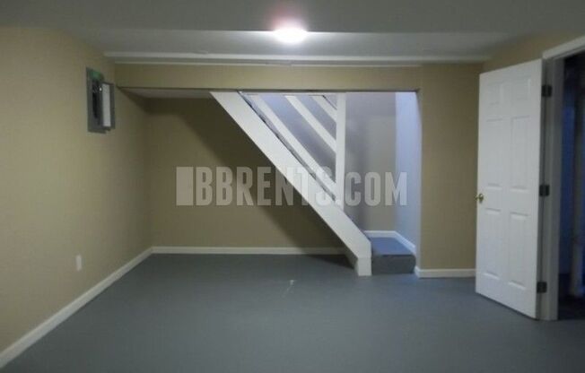 2 beds, 1 bath, $1,195